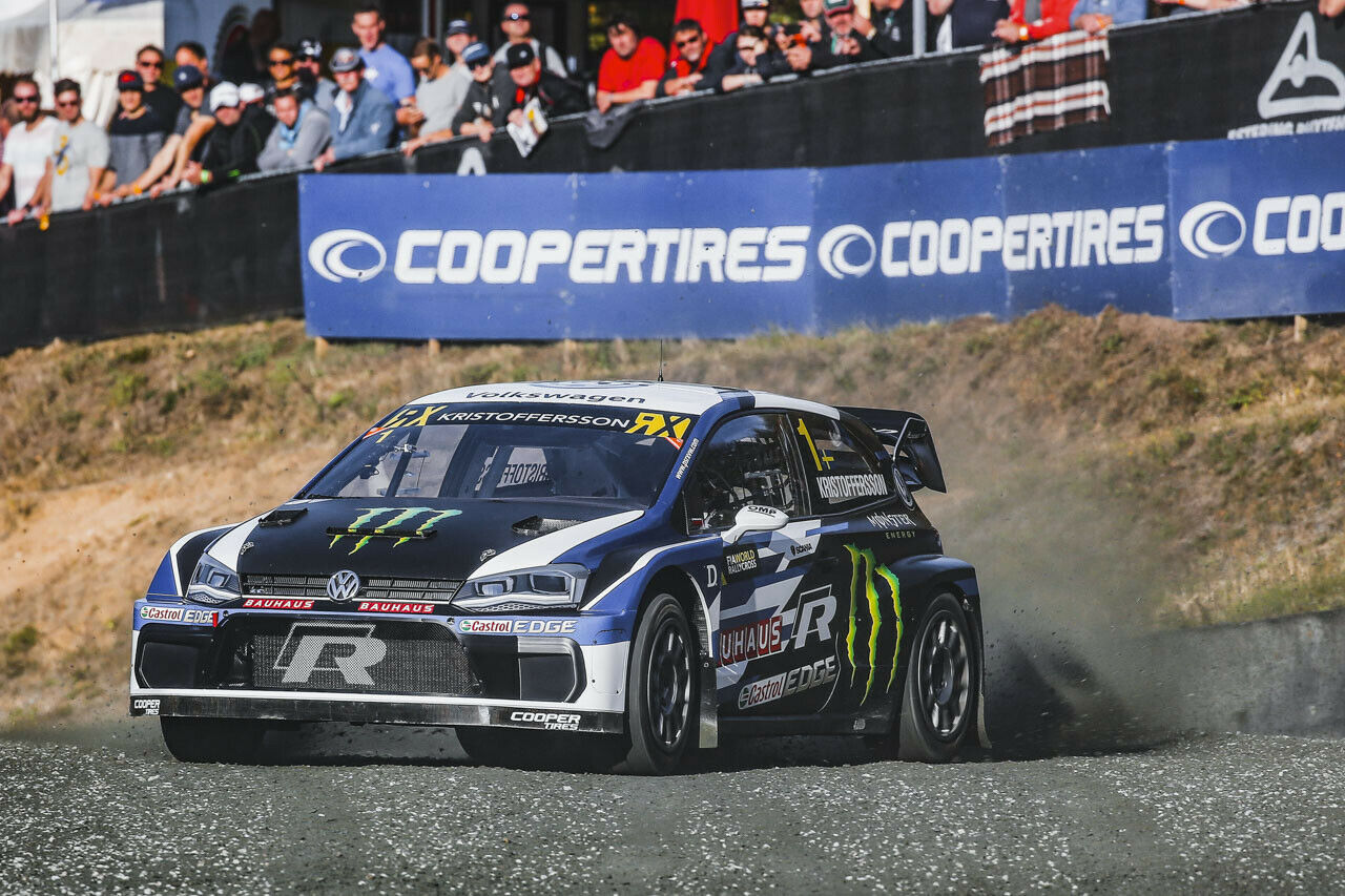 VW Polo RX auf dem Estering: Bei der Rallycross-WM heißt anbremsen meistens anstellen. Um viele Kurven geht es quer