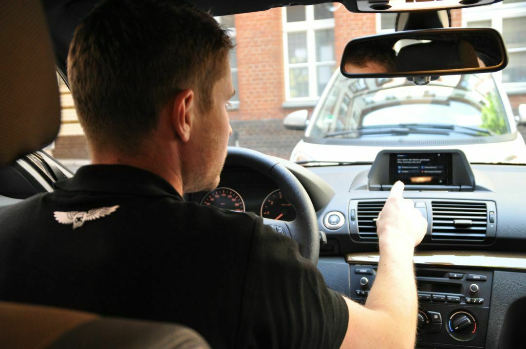 Simpel: Die Bedienung des Menüs im DriveNow-BMW