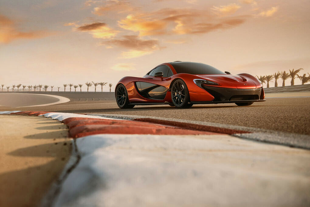 Hier macht der McLaren P1 Urlaub in Bahrain: 916 PS und 900 Nm leistet sein Hybrid-Antrieb.