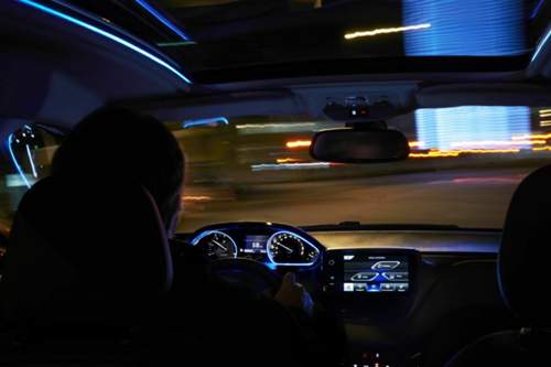 Wie beim kleinen Bruder: Das Cockpit stammt vom Peugeot 208.