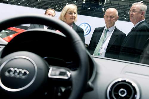 Ferdinand Piëch vertraut nur seiner Frau Ursula und VW-Chef Martin Winterkorn, heißt es