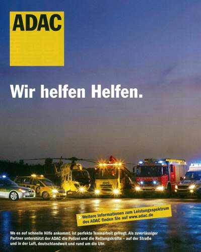 Die Anzeige des Autoclubs zeigt seine Einsatzfahrzeuge Seite an Seite mit Polizei, Feuerwehr und Notarztwagen.