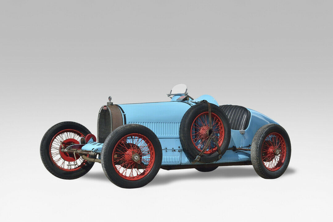 Das hellblaue Bugatti-Cabrio ist 88 Jahre alt