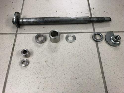 Steckachse mit CNC Teilen