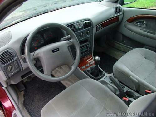 Volvo-v40-1