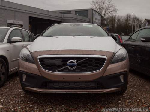 Volvo-v40cc-3-von-4