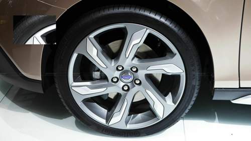 Paris-2012-volvo-v40-cross-country-live-photos-11