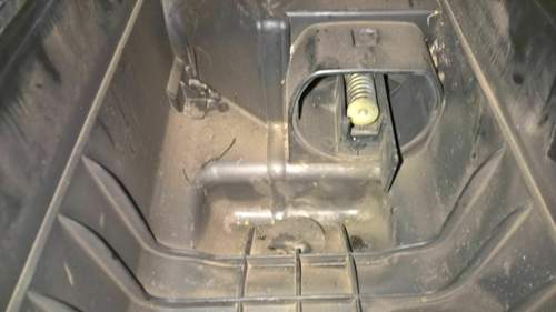 Thermostat aus der Halterung entfernt