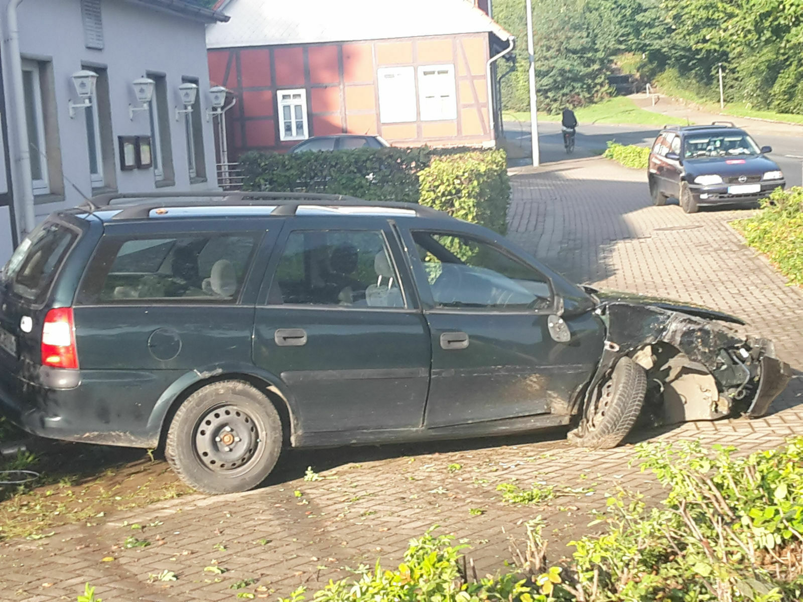 Vectra b nach Unfall wiederaufbauen, wer kann mir Tipps geben, und vielleicht sogar helfen?