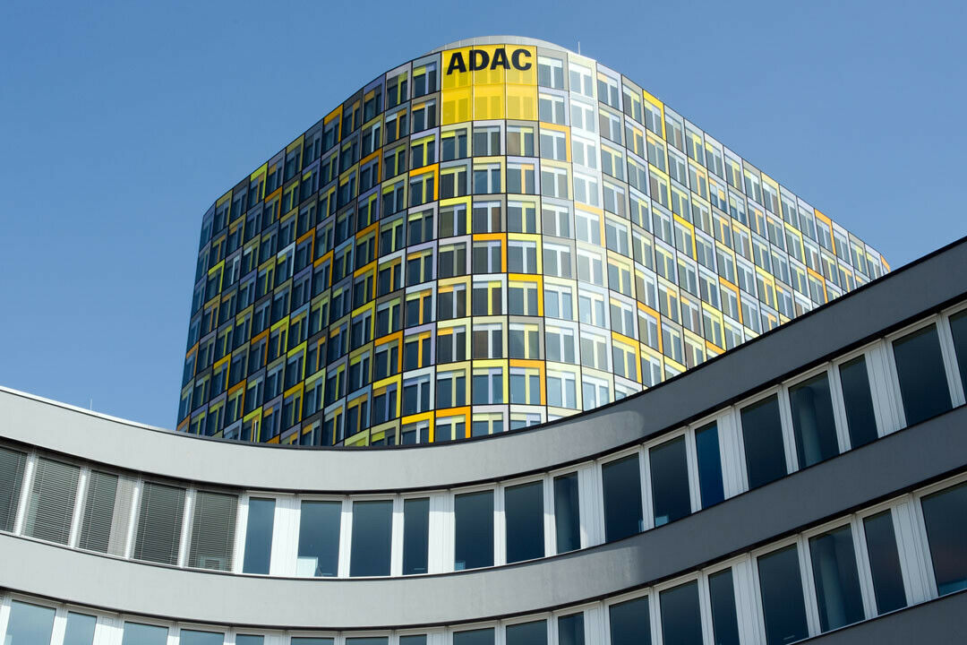 Der ADAC hat die unter dem Verdacht des Betrugs und der Untreue stehenden Mitarbeiter bereits von ihren Diensten entbunden und freigestellt
