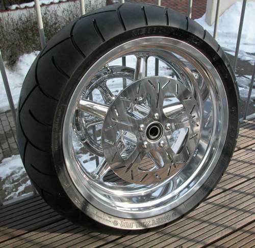 Rear-tire-01