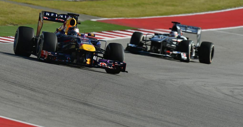 Sebastian Vettel vor Nico Hülkenberg beim Training auf der Rennstrecke in Austin, Texas