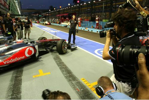 vettel-siegt-wm-party-verschoben-jenson-button-gp-singapur-24-september-2011-f498x333-f4f4f2-c-79858098-538859