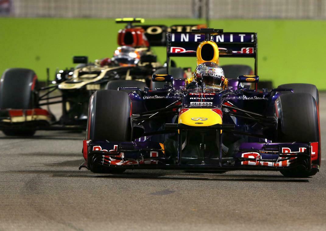 Wie in der Startaufstellung: Vettel vor Grosjean