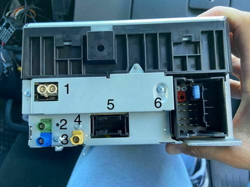 COMAND APS 50 NTG 2.5 Anschluesse hinten.jpg
