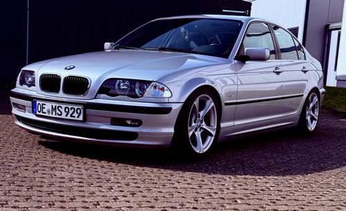 323i