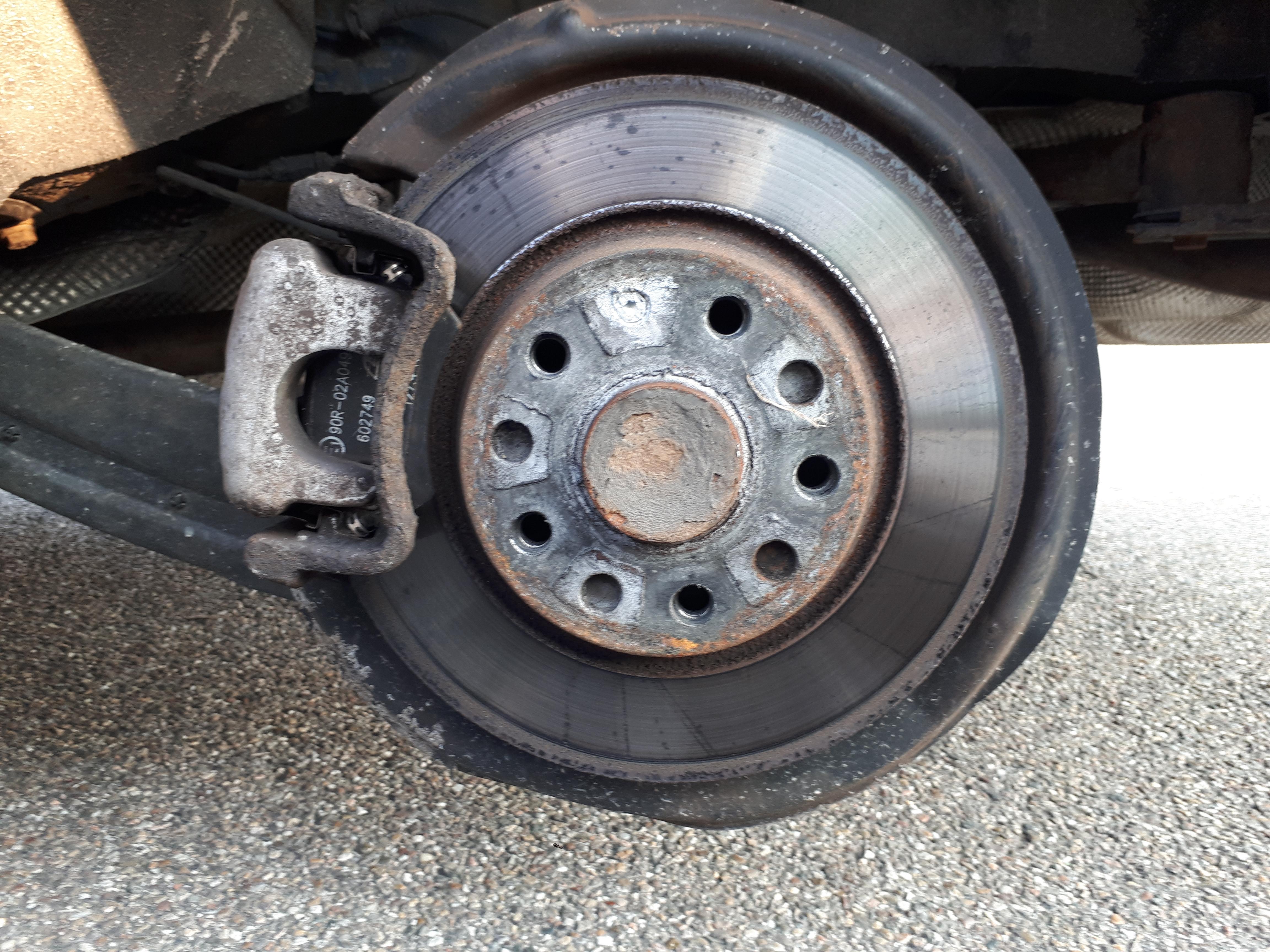 Vibrationen an Karosserie, Fahrwerk, Lenkrad abhängig von Geschwindigkeit