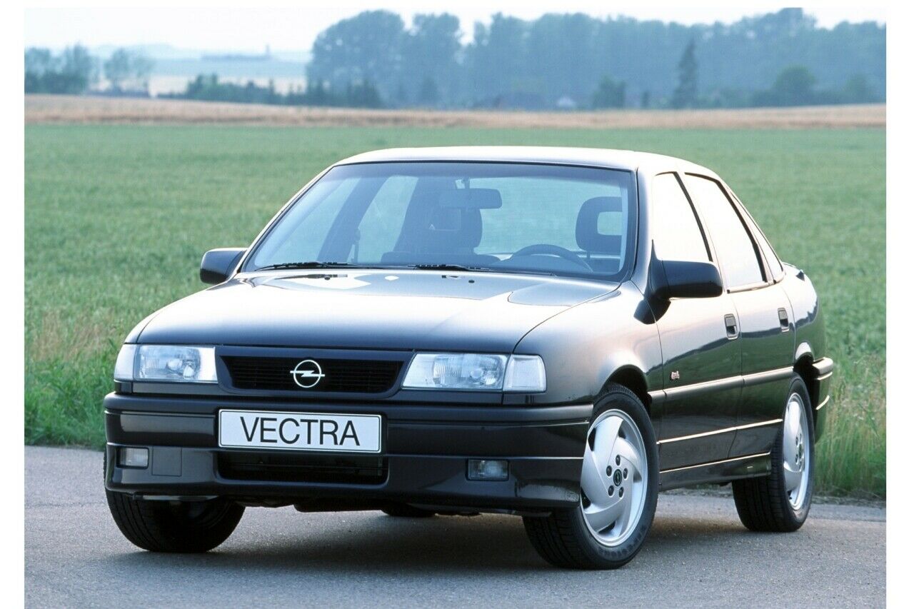 „Der Blitz ist einfach Spitze“, „Victory für den Vectra“: In Fachmedien kam der Opel Vectra der ersten Generation gut an