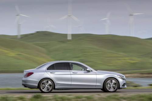 Die Systemleistung von Verbrenner und Elektromotor beträgt 279 PS