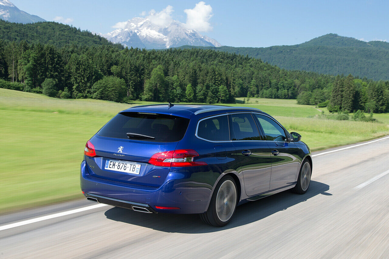 Als Kombi kostet der 308 rund 1.000 Euro mehr als die Limousine