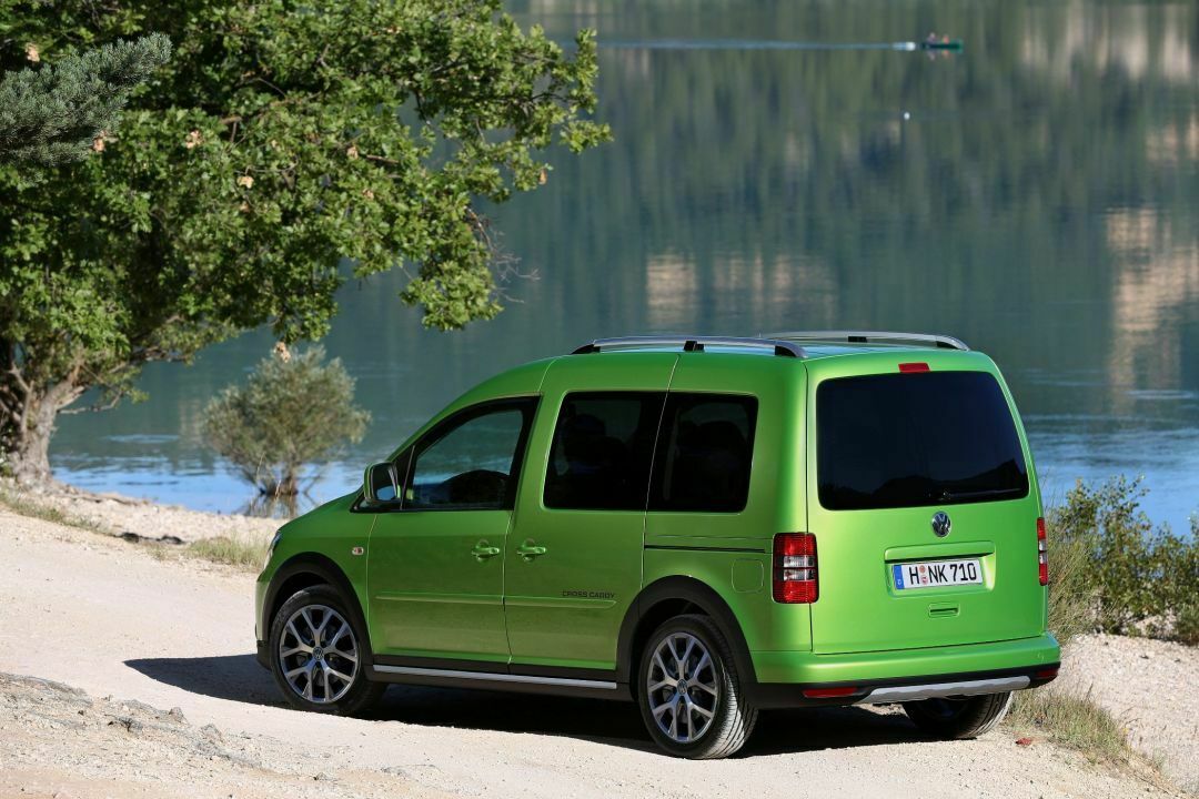Die hinteren Scheiben des VW Cross Cross sind dunkel getönt