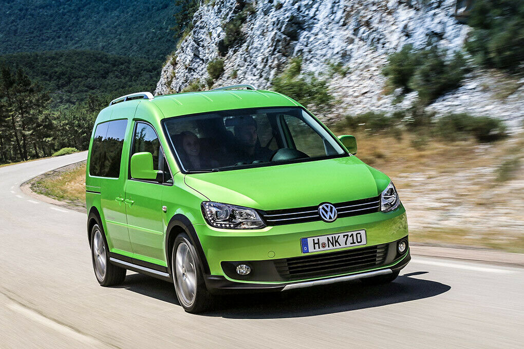 Der neue VW Cross Caddy in Vipergrün