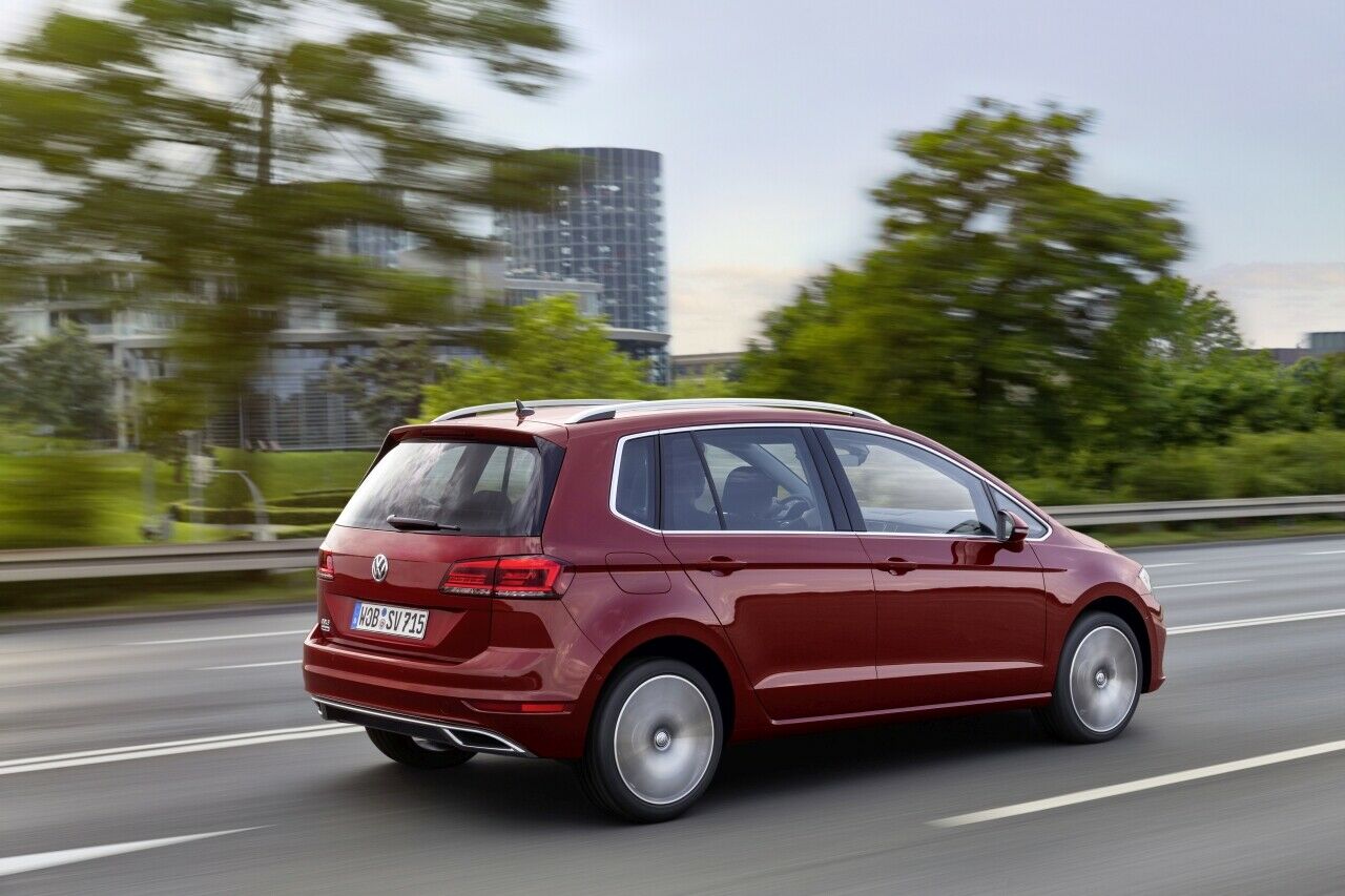 Erste Fahrt im gelifteten VW Golf Sportsvan: Der Hochdach-Golf bekommt neue Motoren