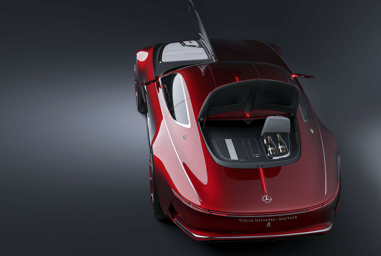 Da ist Platz für Schampus, denn die vier Motoren sitzen direkt auf den Radnaben: Mercedes-Maybach Vision 6