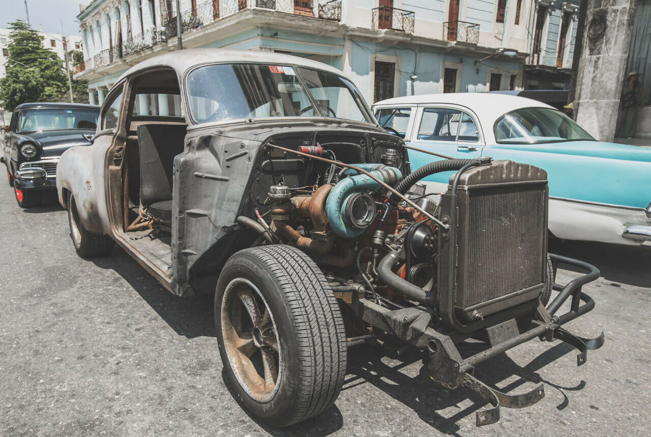 1950er Chevy Fleetline: Karosserie unvollständig, dafür mit Turbo