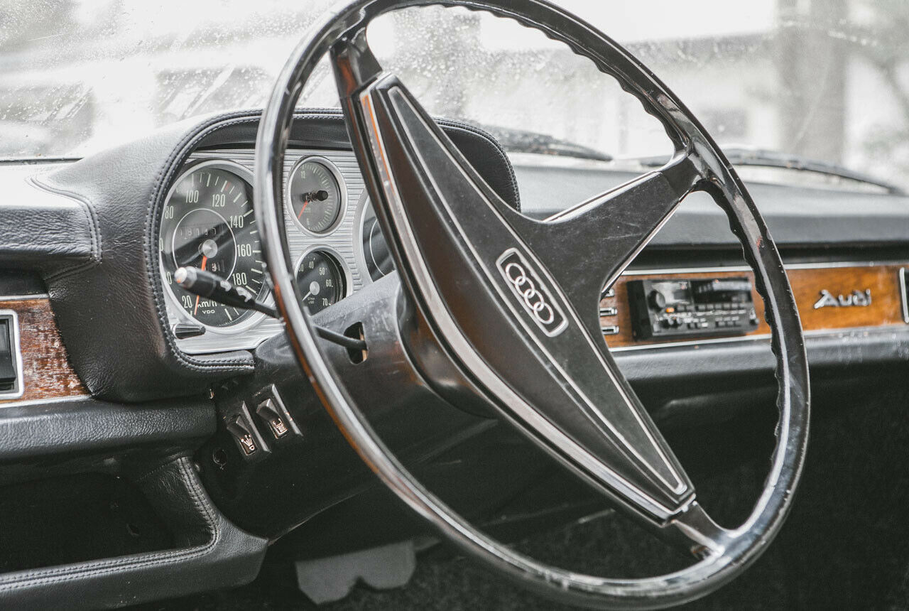 Vier Vierzylinder am vierten Advent - Audi 100 C1