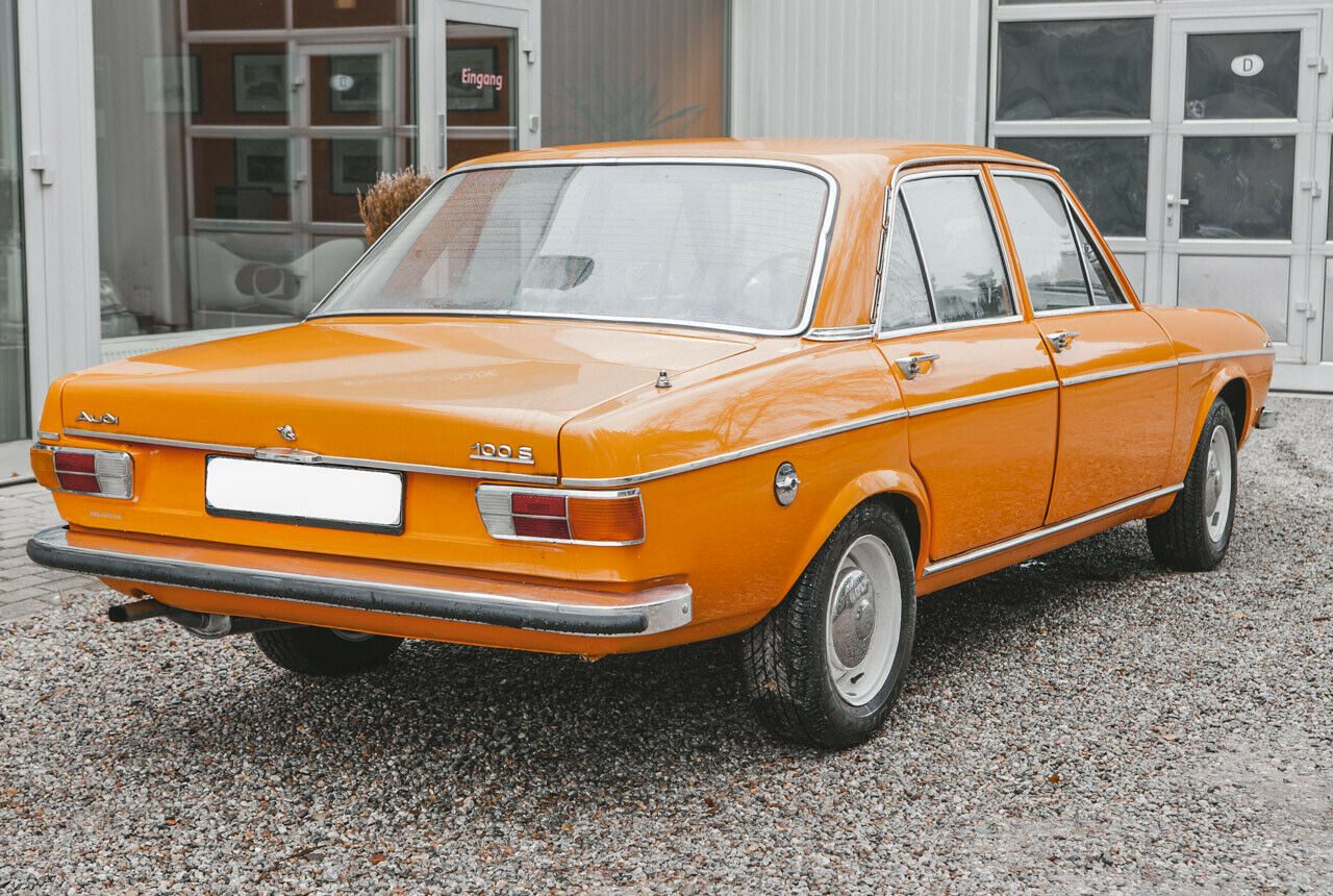 Vier Vierzylinder am vierten Advent - Audi 100 C1