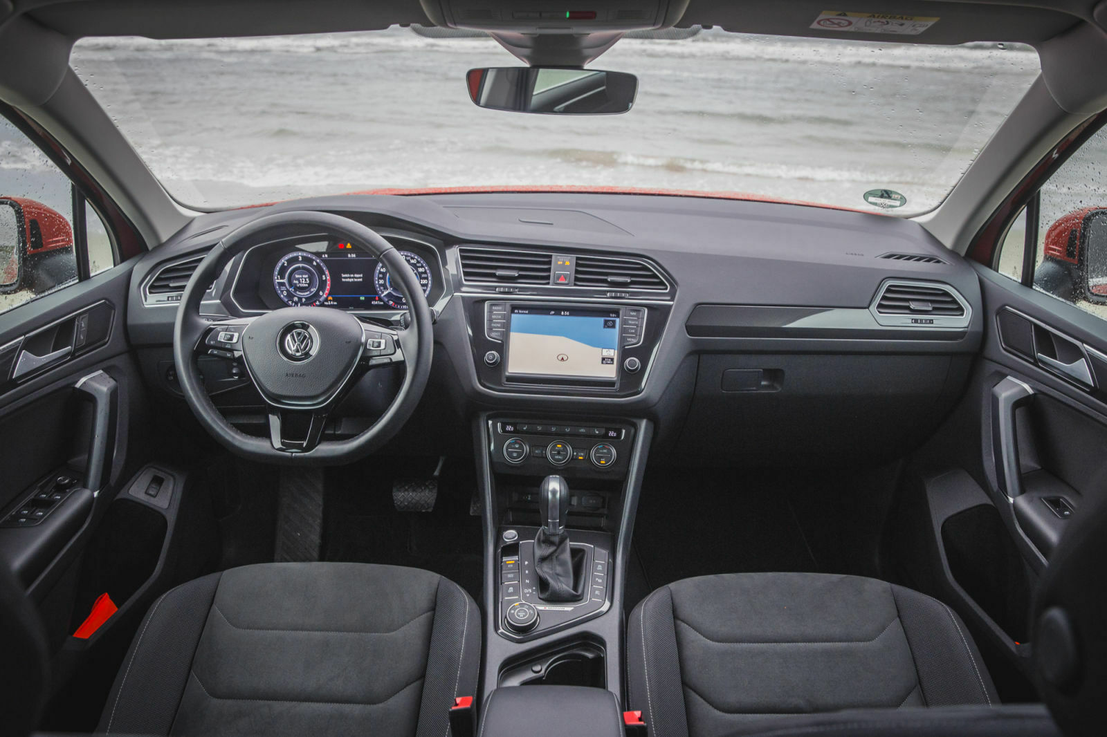 VW Tiguan: Cockpit