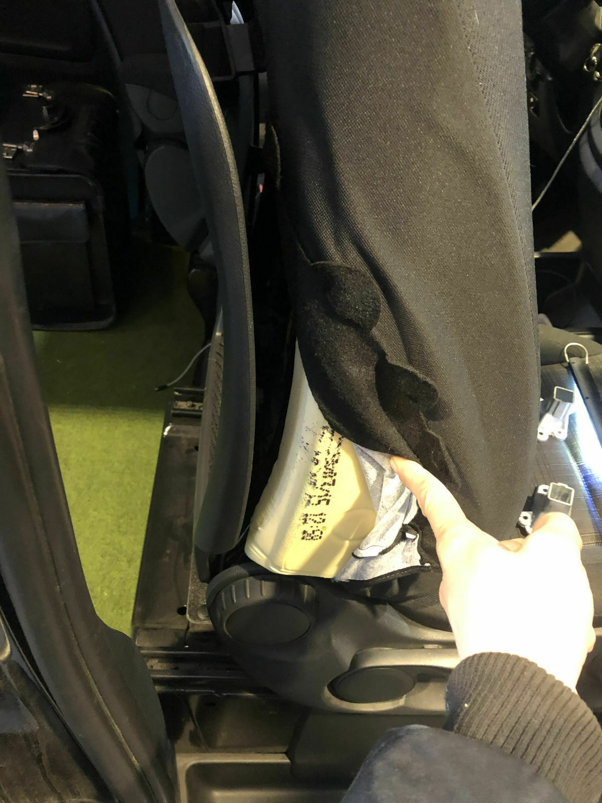 VITO Fahrer und Beifahrersitz mit zwei Armlehnen. Kann man das nachrüsten?