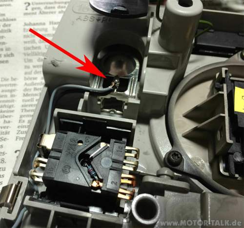 Detail des Kabels am Massepunkt