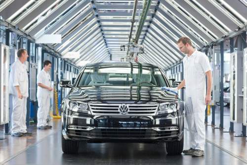 Zum Halbjahr war der Fahrzeugabsatz von Volkswagen um 0,5 Prozent gesunken