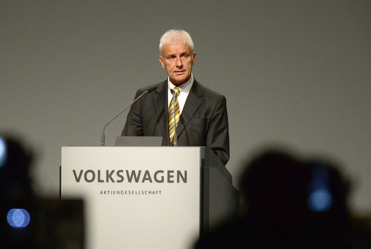 VW-Boss Matthias Müller kündigte auf der Hauptversammlung an, bis 2025 jährlich bis zu drei Millionen E-Autos auszuliefern