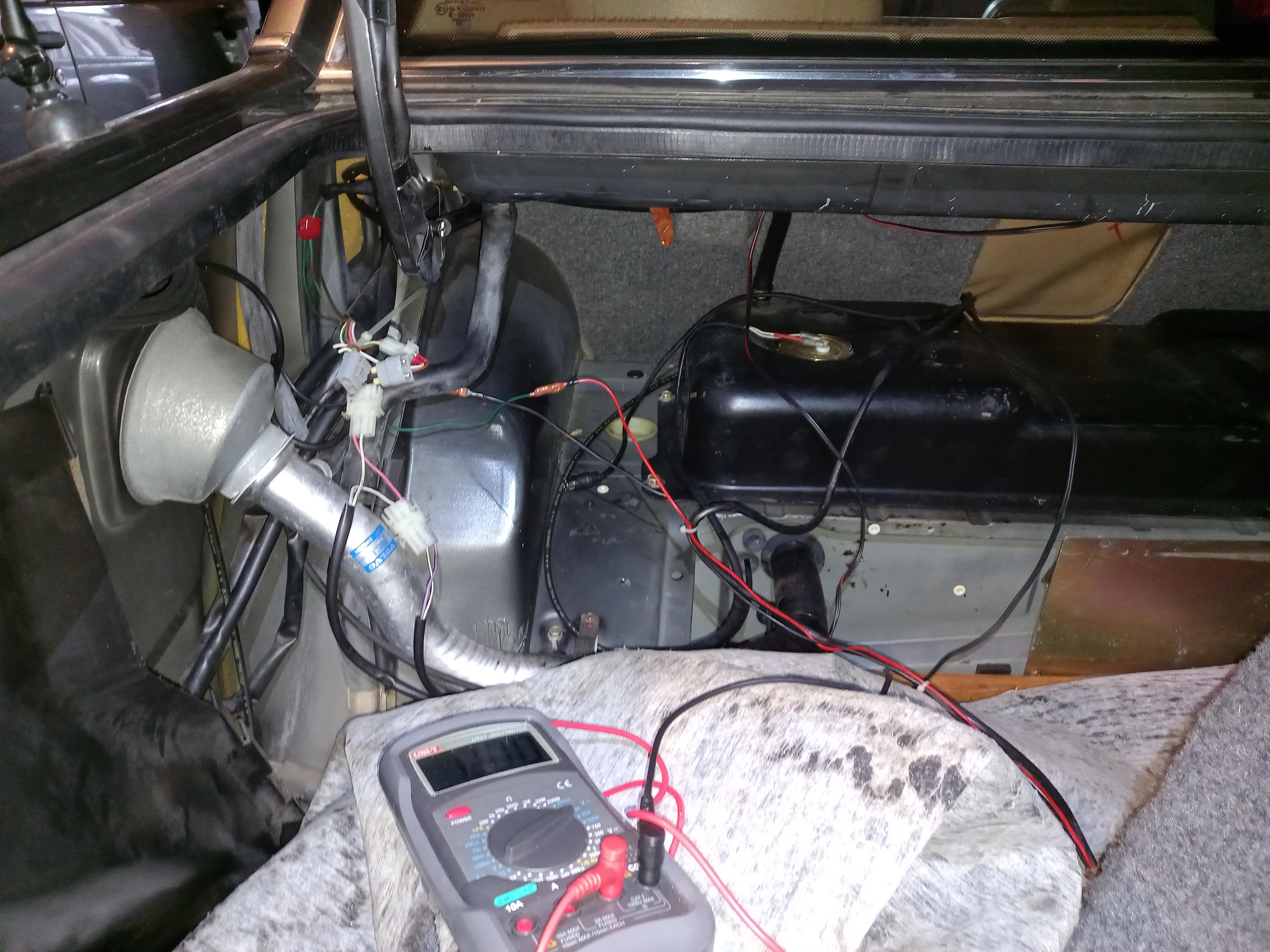 Volvo 760 GLE 2,8L B28E V6 wer kennt sich aus?
