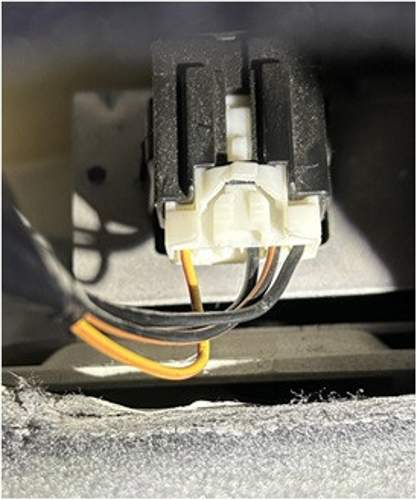 Stecker in der Heckklappe