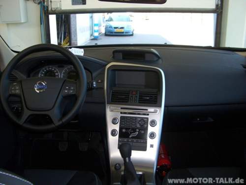 Volvo-xc60-drive-021-1386634291917199489