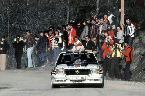 Röhrl und Geistdörfer im Ascona 400 während der Saison 1982
