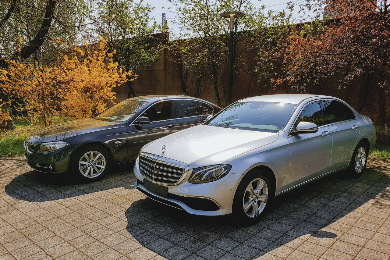Luxuslimousine aus Staatsbesitz befällig? Bei der Vertriebsgesellschaft für bundeseigenes Gerät (VEBEG) werden regelmäßig auch hochwertige Pkw versteigert