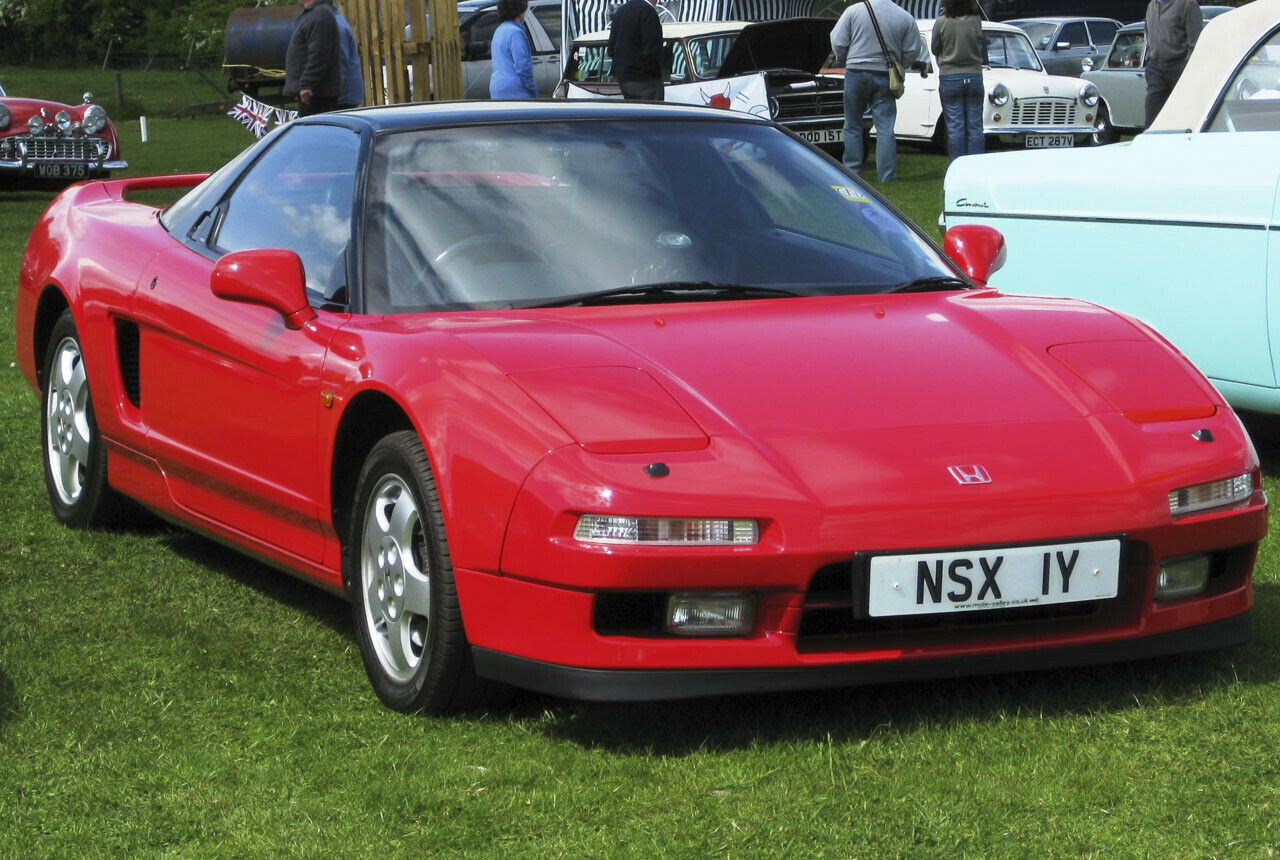 Honda NSX: Formel-Eins-Legende Ayrton Senna half bei der Konstruktion des Honda NSX (274 PS, 270 km/h Spitze) mit. Der Marktpreis für den Supersportler aus Japan ist steil nach oben gegangen: von 40.000 Euro auf 53.500 Euro