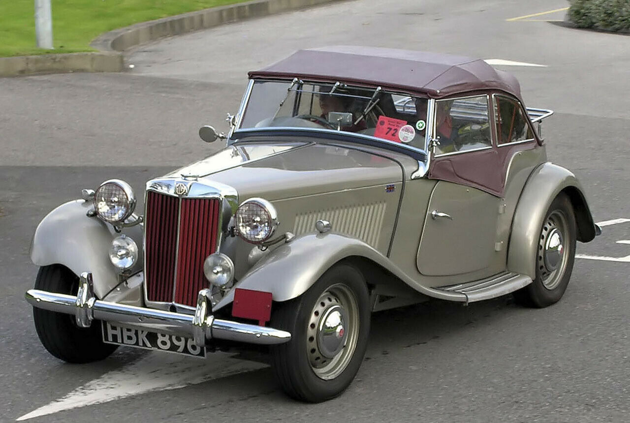 MG TD Roadster: Der MG TD (1949 bis 1953) ist zwar ein klassischer Sportwagen, hat mit 54 PS aber für heutige Verhältnisse zu wenig Leistung. Die Folge: Wertverfall von 31.200 Euro auf 29.000 Euro