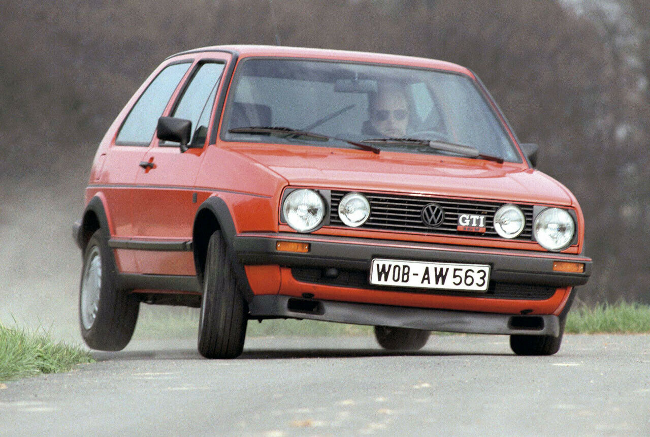 Golf GTI 16 V: Starke Leistung auf Basis der Großserientechnik. „Der GTI 16 V steht richtig gut da, das ist ein sicheres Invest”, meint Classic-Data-Mann Brune. Wertsteigerung von 6.400 Euro auf 7.200 Euro