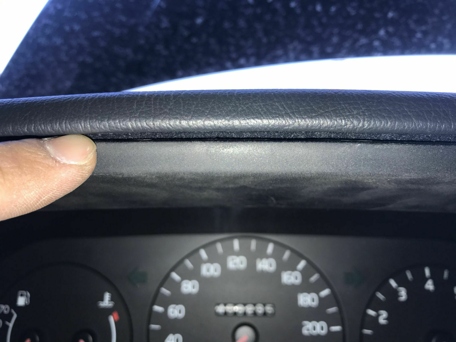 Vom Tacholämpchen zum Beifahrerairbag