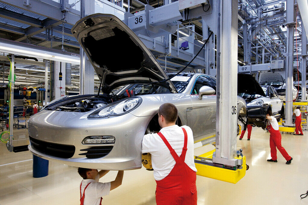 Porsche sucht neue Mitarbeiter für die Fertigung des Macan