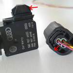 Steckereinsatz entriegeln Clip 7L0907323 aufsetzen