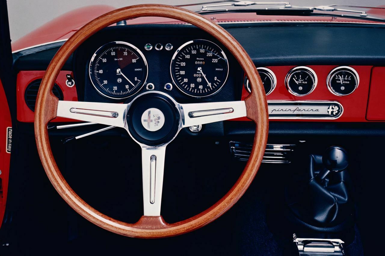 Alfa Romeo Spider (1966): Blick ins Cockpit