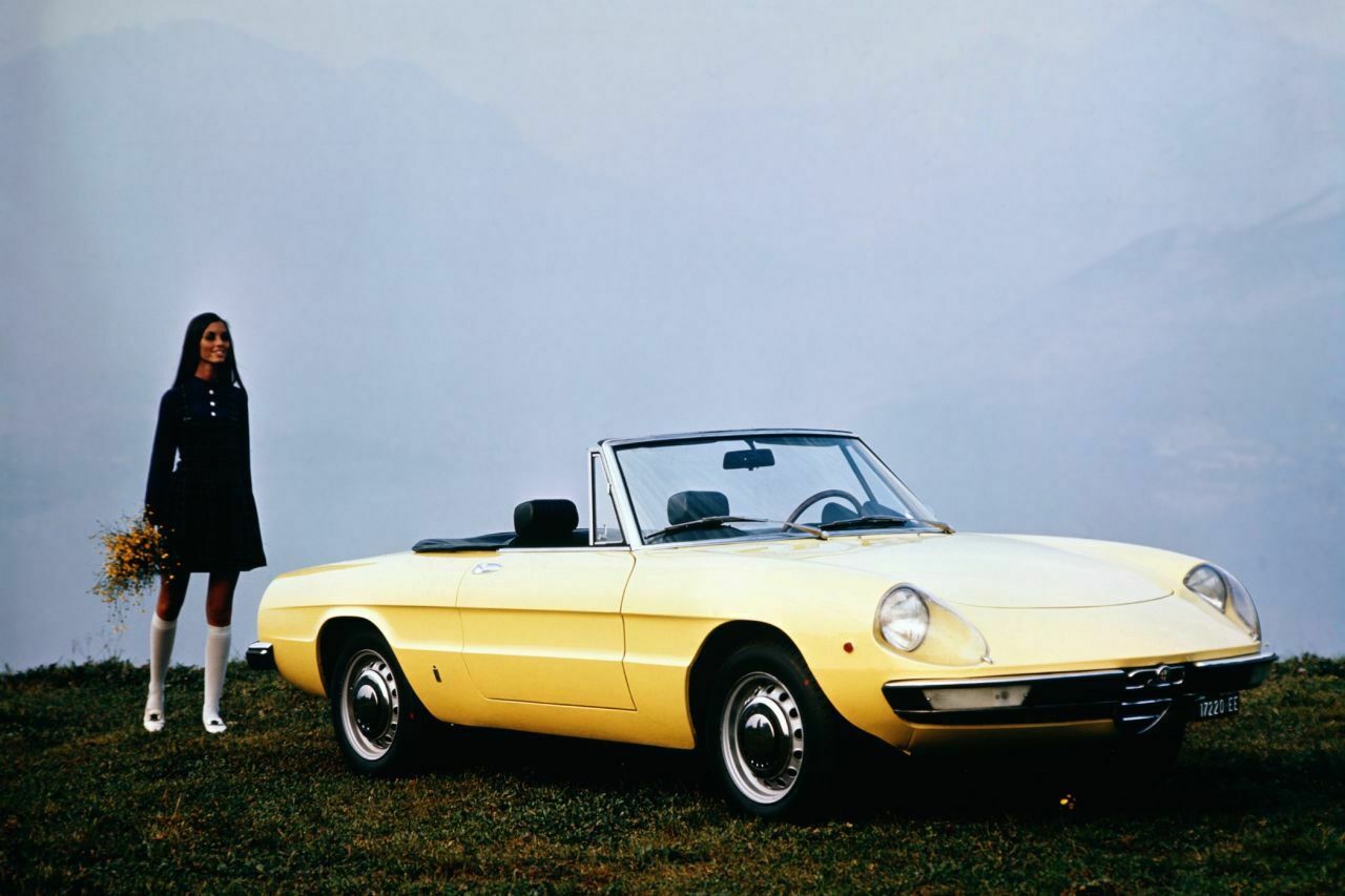 Ab 1969 mit neuem Heck, genannt Fastback Coda Tronca: Alfa Spider