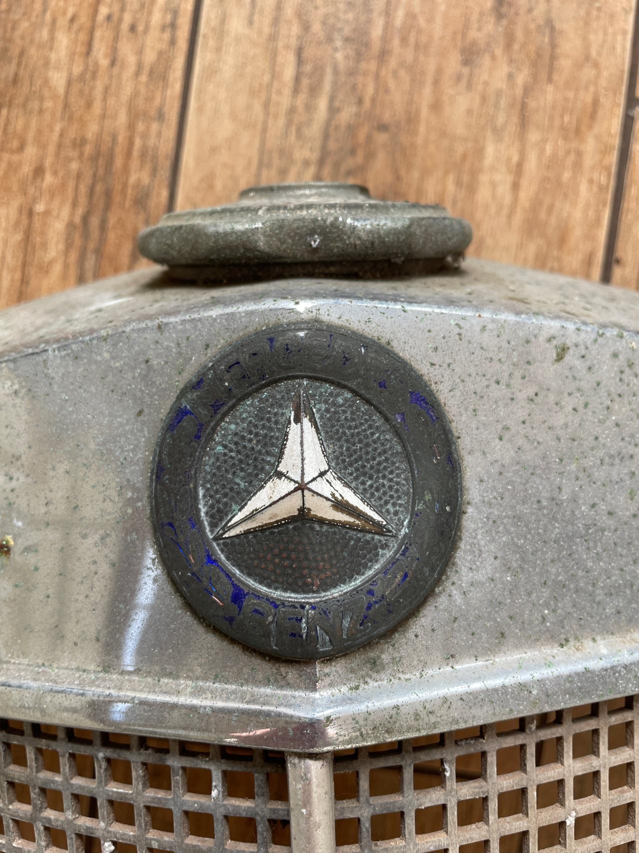 Von welchem Mercedes ist der Kühlergrill?